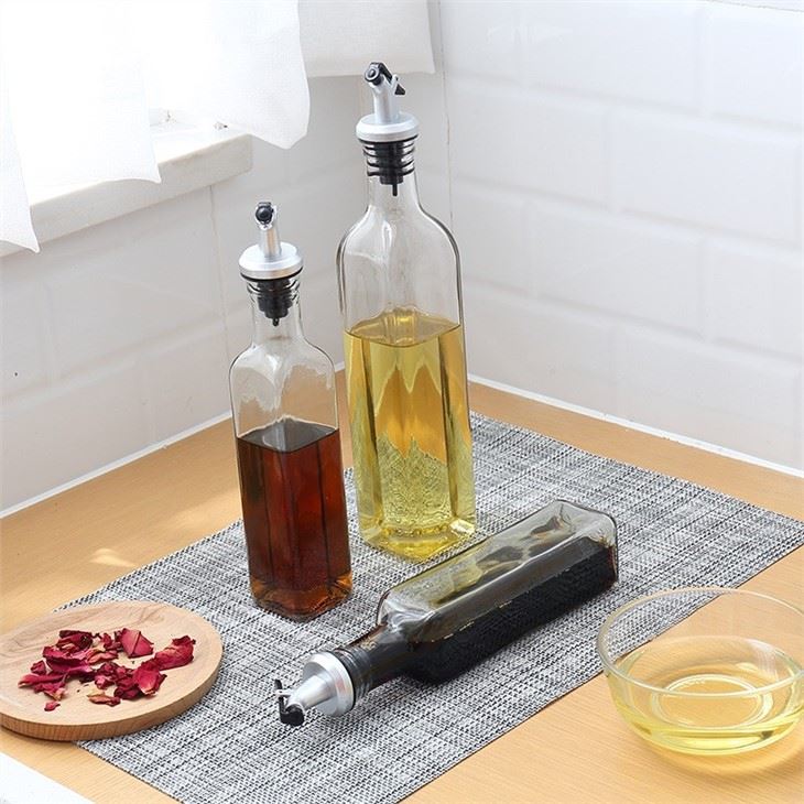 Square Sauce Packing Bottle